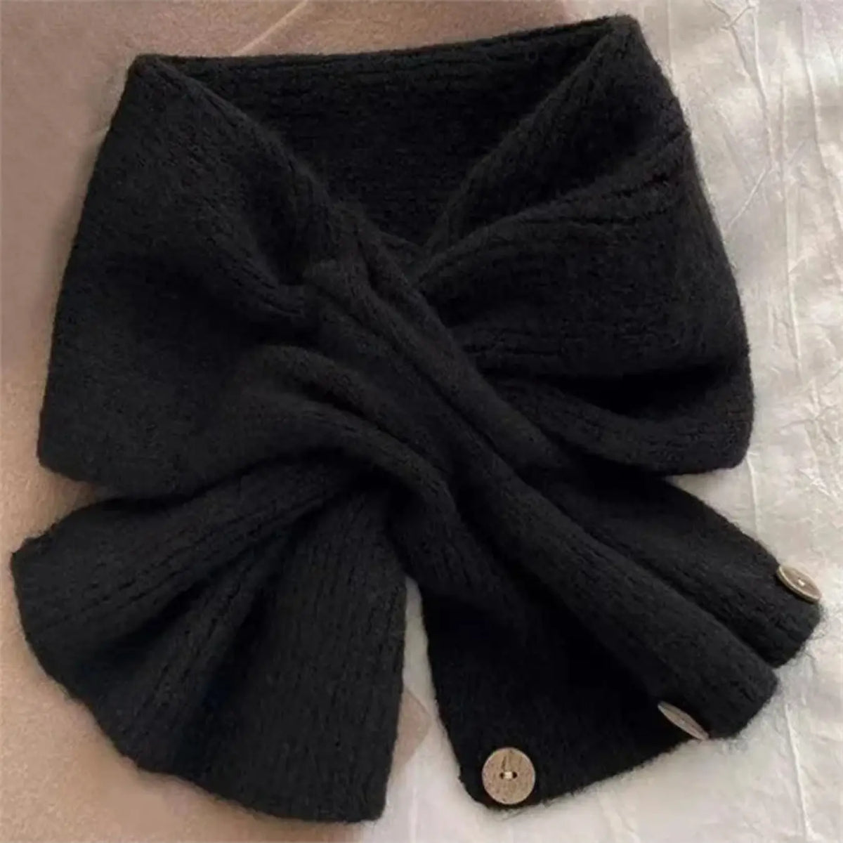 Soft and Skin-Friendly Short Scarf for Women, Cross-Knit Snood, Korean-Style Warm Button Scarf, Fashionable Faux Collar